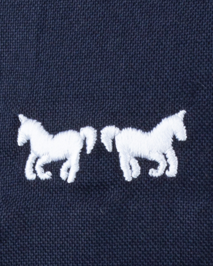 El Arte del Bordado en las Prendas de The Blue Horse